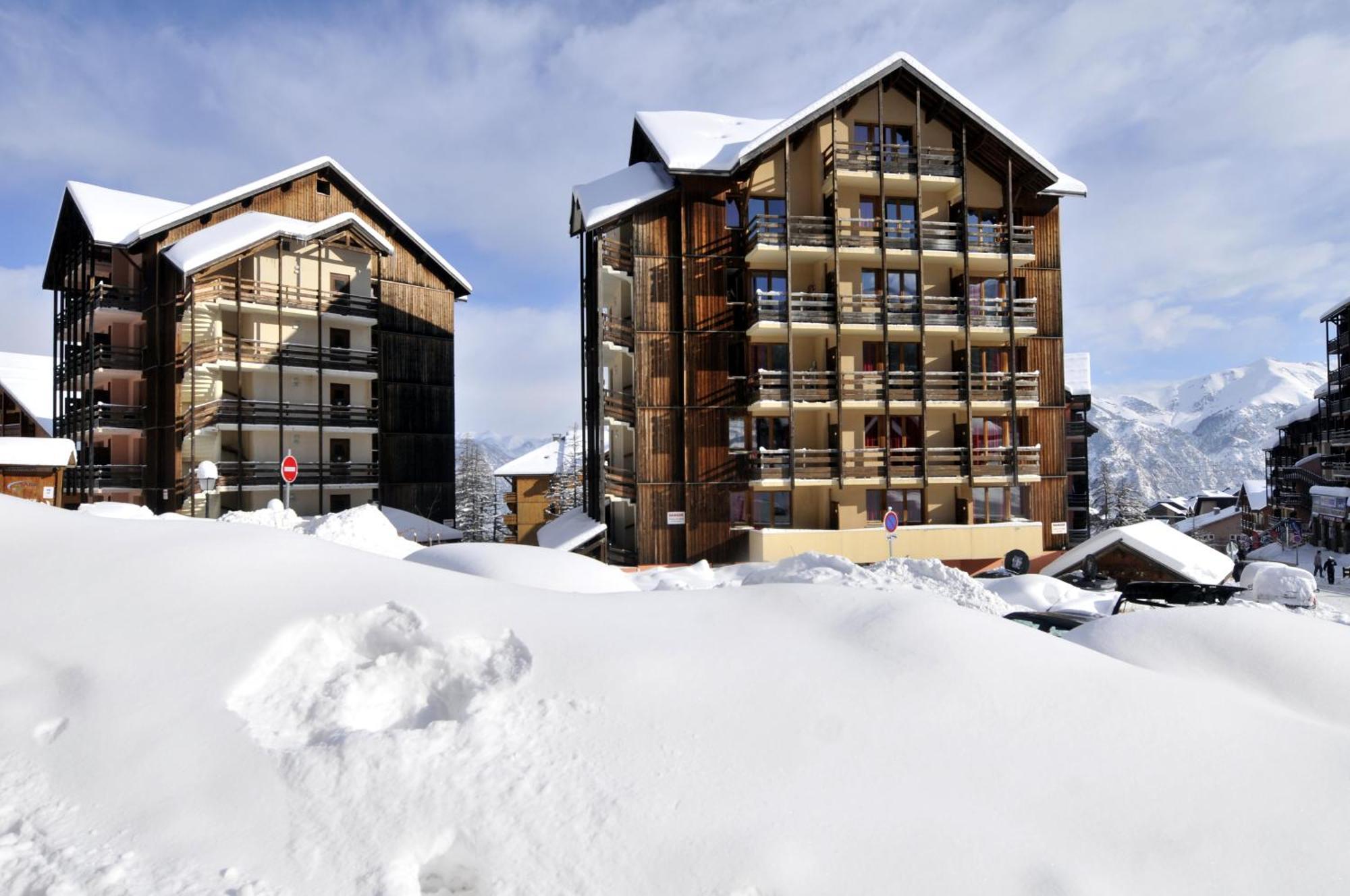 Castor & Pollux Aparthotel Risoul Exterior photo