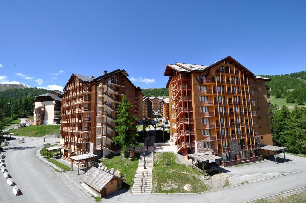 Castor & Pollux Aparthotel Risoul Exterior photo