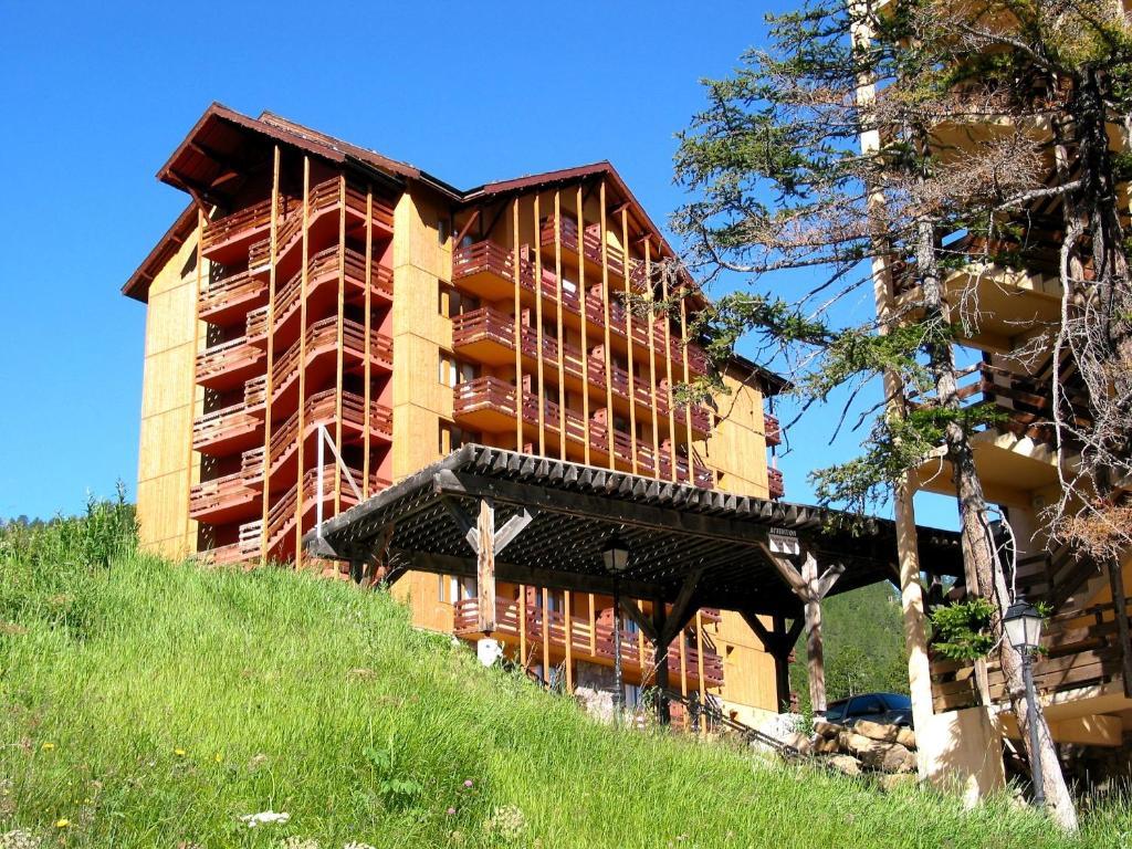 Castor & Pollux Aparthotel Risoul Exterior photo