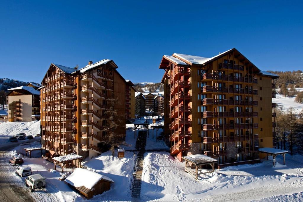 Castor & Pollux Aparthotel Risoul Exterior photo